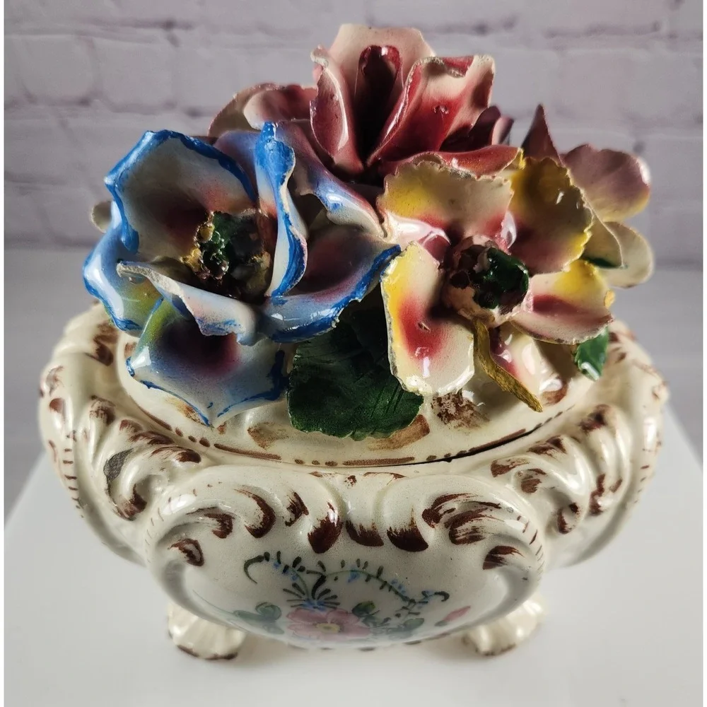 CAPODIMONTE Flowers  HH6 ITALY Lid Footed Bowl Tureen Covered Dish